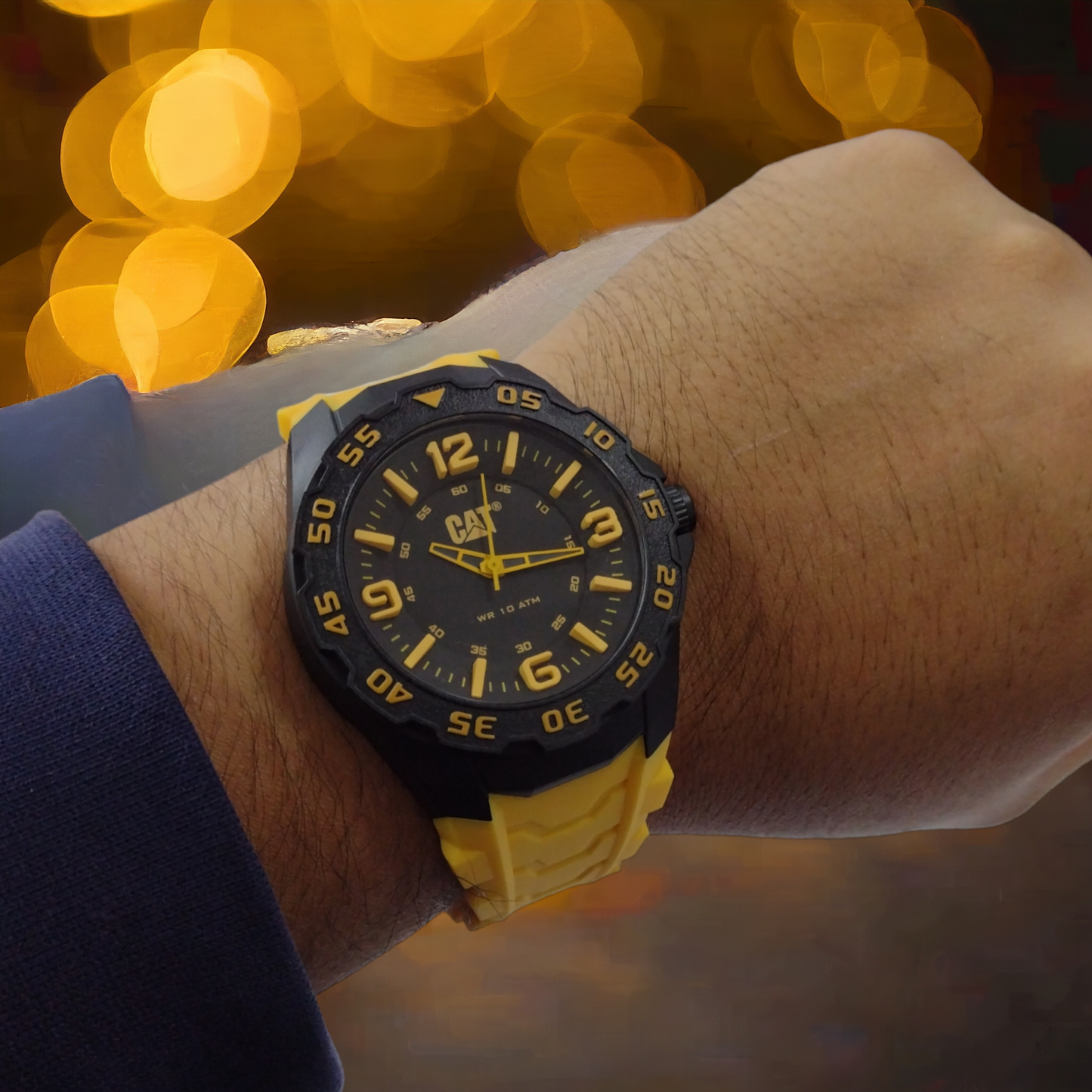 CAT LB-111-27-137 Motion Reloj Hombre 2026 – Deportivo Amarillo 100M, Movimiento Citizen, Silicona Resistente